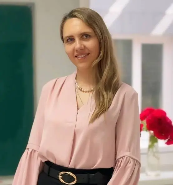 Юлия Ивановна - Вдохновляющий директор и учитель начальных классов